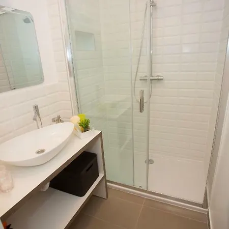 Viktorija Apartment *