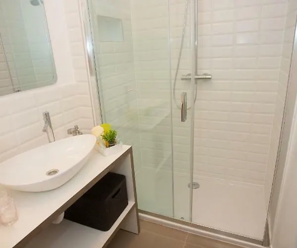 Viktorija Apartment *